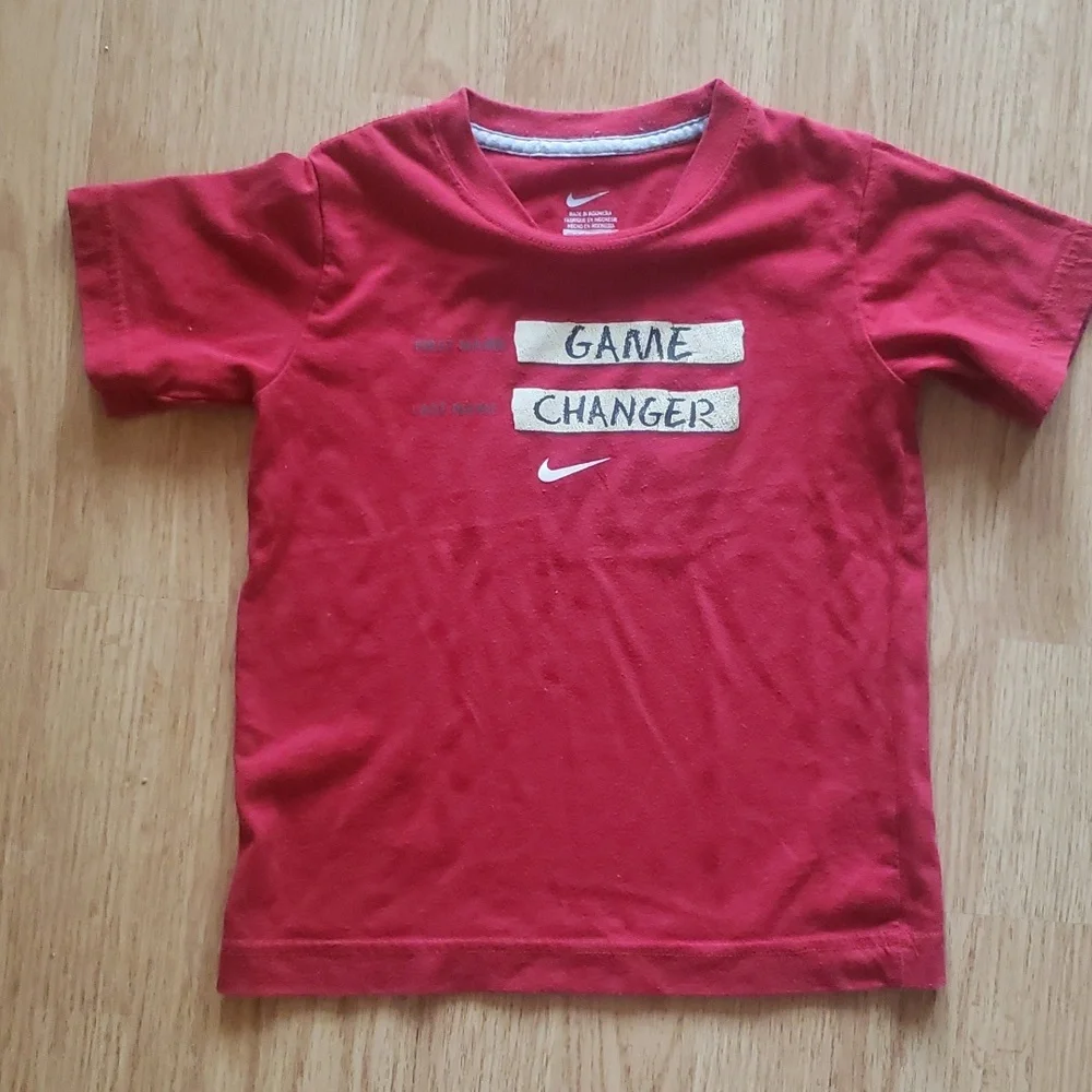8 Short Sleeve Boy's T-shirts Size 4 T